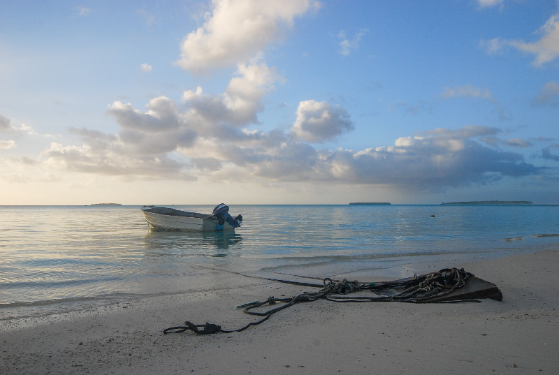 Serene picture of a Cook Islands Beach.