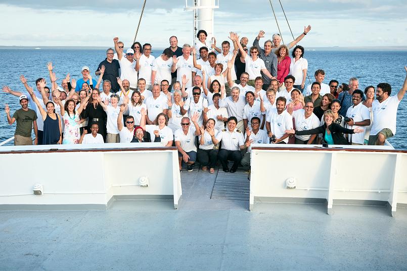 The participants bid farewell to the Galápagos Islands. (© Andreas Krueger/UNESCO)