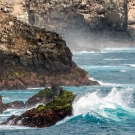 The rocky coast of Espaniola. (© Daniel Correia/UNESCO)