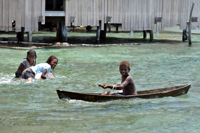Traditional Dugout Canoes of Solomon Islands (KSLOF)Living Oceans