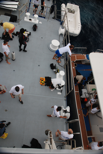Transferring dive gear from the Shadow to the Calcutta Transferring dive gear from the Shadow to the Calcutta